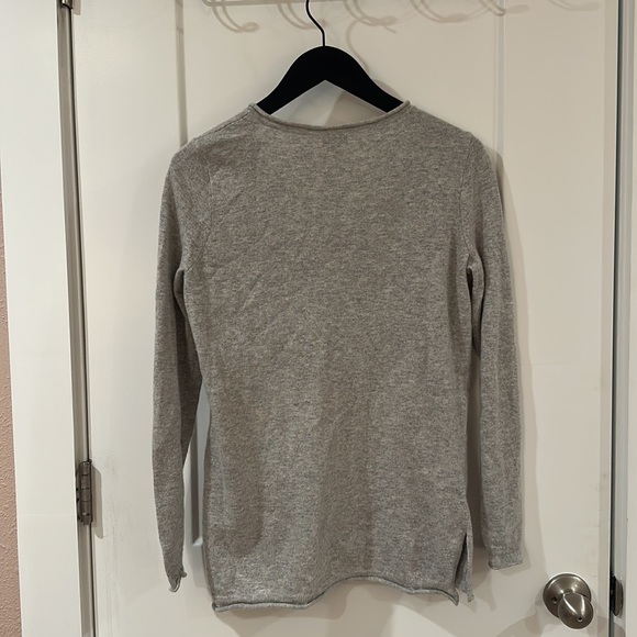 J.Crew Grey Sweater XS - Picture 2 of 4